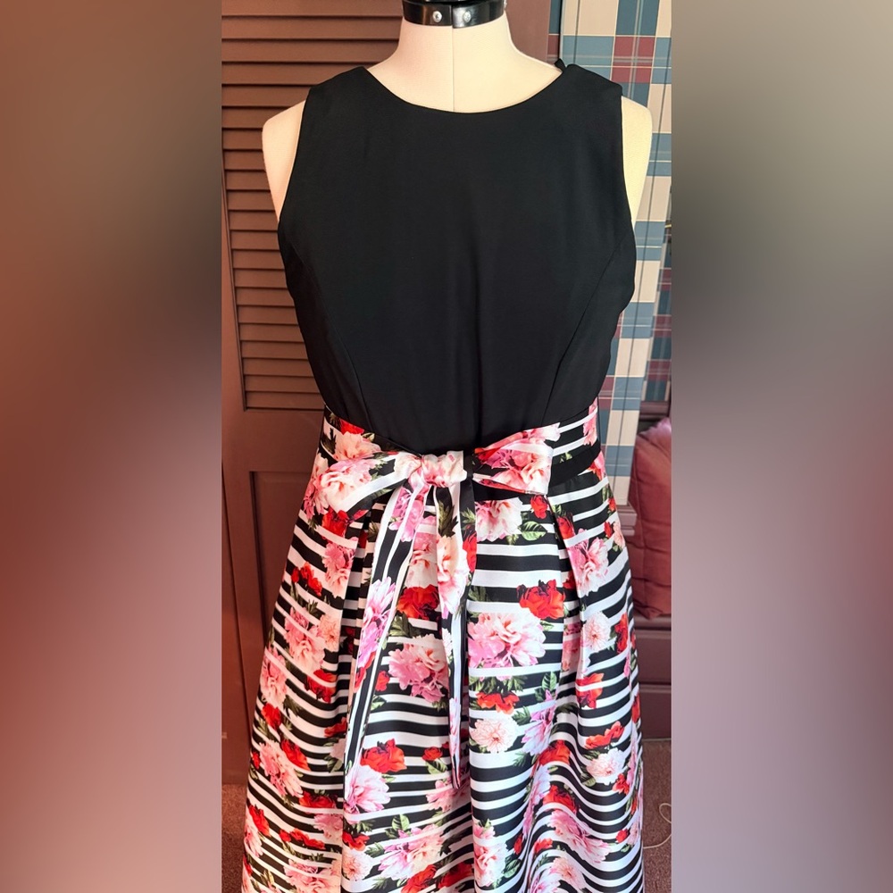 SLNY Black and Pink Floral Backless Dress